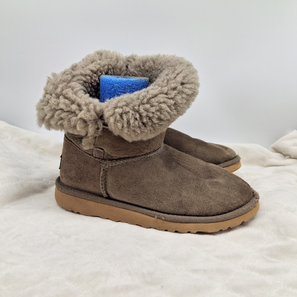 Ugg Australia Bailey Button Classic Short Grey Women's Sheepskin Boots
